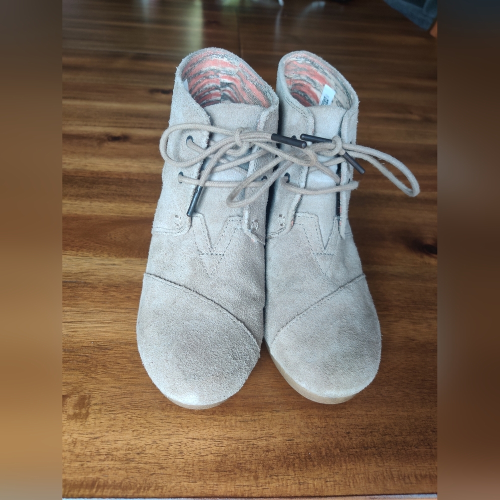 Toms Wedged Booties Size 9W